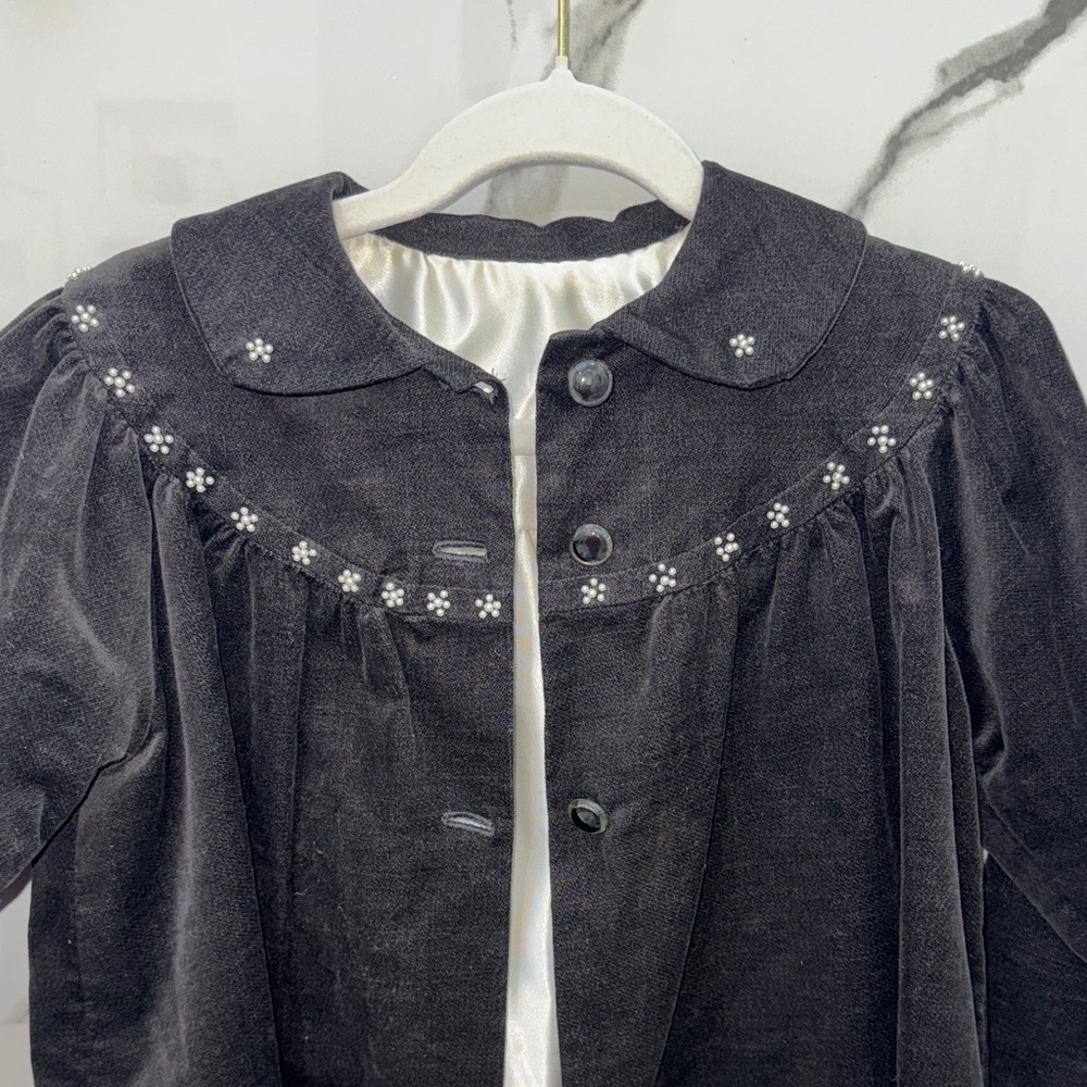 Vintage Blck Velve Pearl Flower Embroidered Vintage Coat Silk Lining Girls 2/3 - Picture 2 of 5